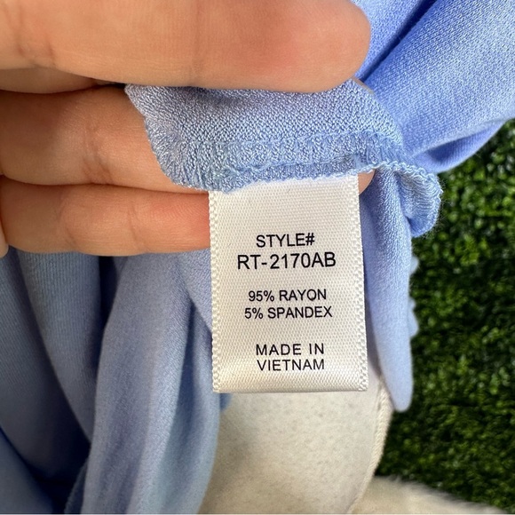 Perwinkle blue Women's V-Neck  crossover Top nwt - Picture 4 of 7